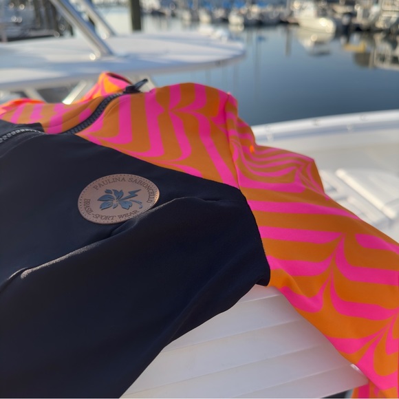 New gorgeous long sleeve swimsuit front zip - Picture 9 of 10